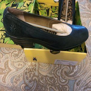 Fly London WALO0998FLY pump in Giglio Dark Petrol - size 11